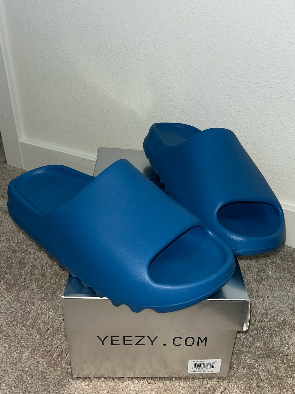 Yeezy mens Slide Sandals in Blue